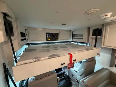 2026 Fleetwood BOUNDER - Photo 4