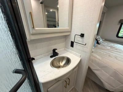 2026 Fleetwood BOUNDER - Photo 22