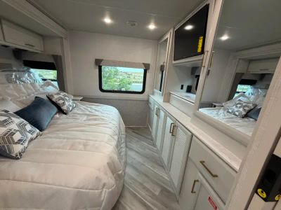 2026 Fleetwood BOUNDER - Photo 23