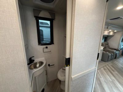 2026 Fleetwood BOUNDER - Photo 25