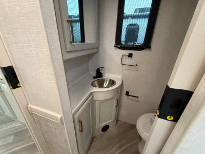 2026 Fleetwood BOUNDER - Photo 26