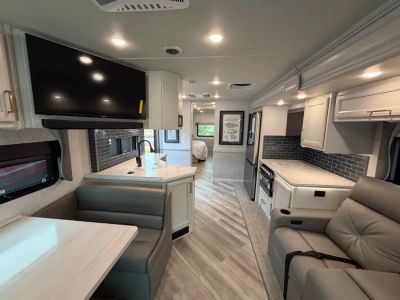 2026 Fleetwood BOUNDER - Photo 5