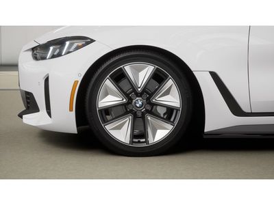 2026 BMW i4 - Photo 7