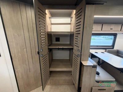 2027 Grand Design Lineage Series F — photo 18 view