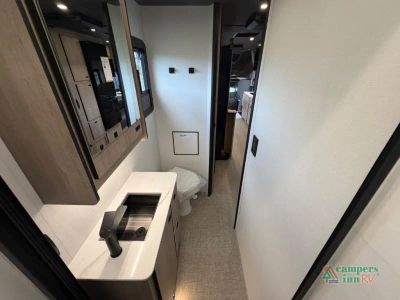2027 Grand Design Lineage Series F — photo 19 view