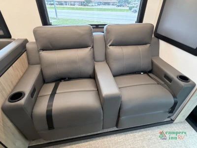 2027 Grand Design Lineage Series F — photo 26 view