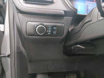 2025 Ford Escape — photo 13 view