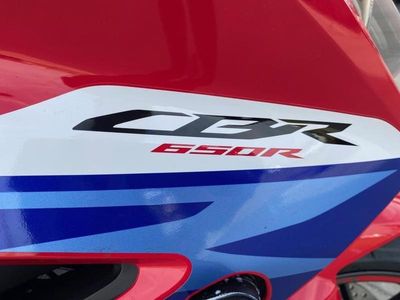 2026 Honda CBR650R E-Clutch - Photo 10