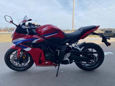 2026 Honda CBR650R E-Clutch - Photo 4
