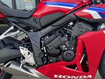 2026 Honda CBR650R E-Clutch - Photo 12