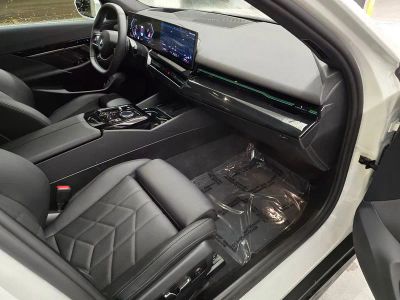 2026 BMW 5 Series — photo 32 view