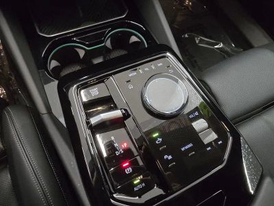 2026 BMW 5 Series — photo 27 view