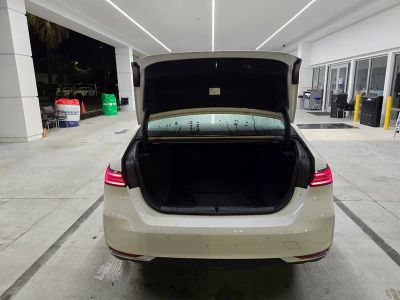 2026 BMW 5 Series — photo 40 view
