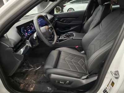 2026 BMW 5 Series — photo 17 view