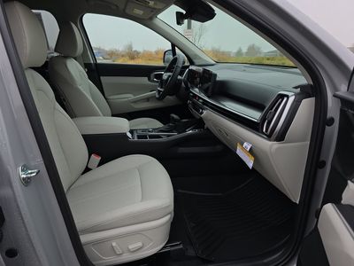 2026 Kia Sorento — photo 9 view