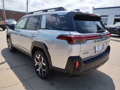 2026 Subaru Outback — photo 10 view