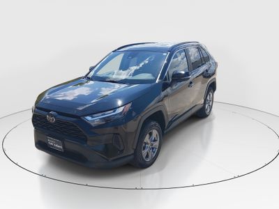 2025 Toyota RAV4 - Photo 3