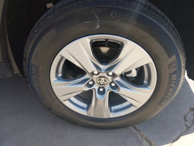 2025 Toyota RAV4 - Photo 10