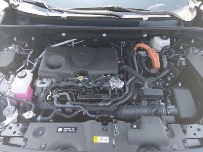 2025 Toyota RAV4 - Photo 9