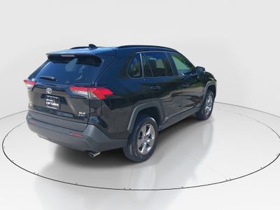 2025 Toyota RAV4 - Photo 7