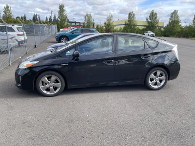 2013 Toyota Prius — side profile view