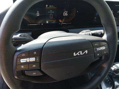 2025 Kia K4 — photo 12 view
