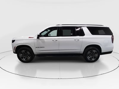 2025 Chevrolet Suburban - Photo 4