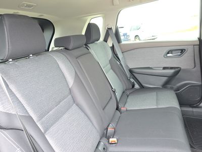 2023 Nissan Rogue — photo 14 view