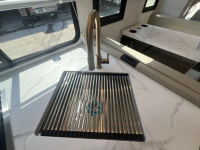 2027 Thor Motor Coach CHATEAU — photo 10 view