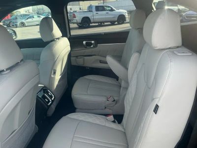2026 Kia Sorento Hybrid — photo 17 view