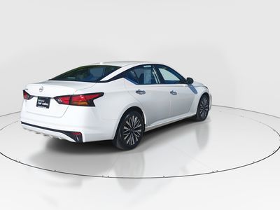2025 Nissan Altima - Photo 7