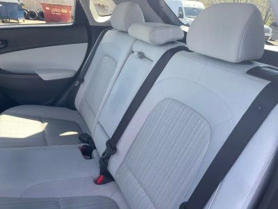 2023 Hyundai Kona — photo 18 view