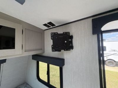2025 Coachmen Apex Nano - Photo 24