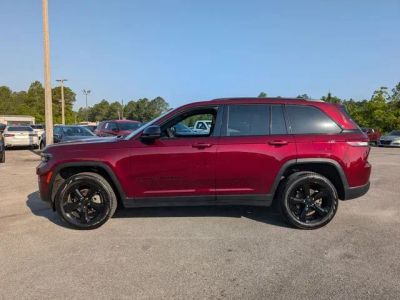 2025 Jeep Grand Cherokee - Photo 2