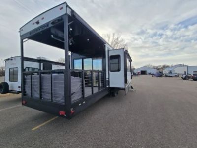 2025 Coachmen Brookstone - Photo 2