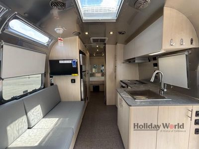 2025 Airstream Flying Cloud - Photo 4