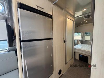 2025 Airstream Flying Cloud - Photo 16