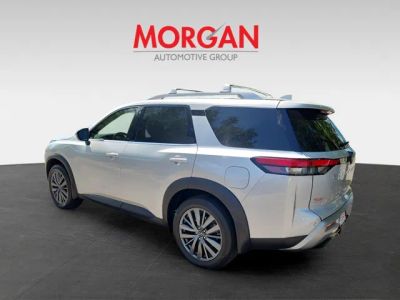 2024 Nissan Pathfinder — rear three-quarter view