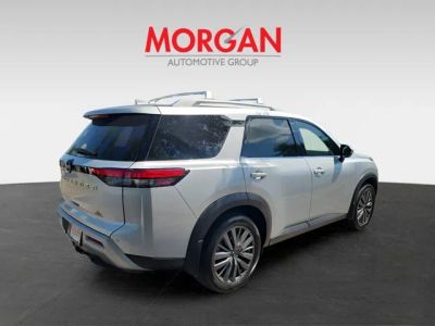 2024 Nissan Pathfinder — side profile view