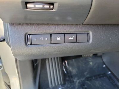 2024 Nissan Pathfinder — photo 12 view