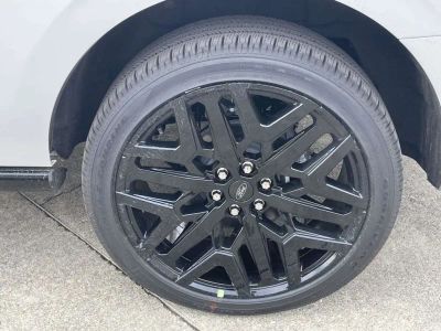 2026 Ford Expedition - Photo 9