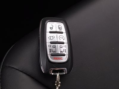 2024 Chrysler Pacifica — photo 15 view