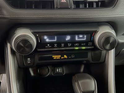 2019 Toyota RAV4 - Photo 21