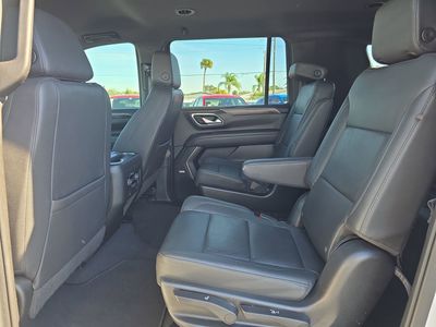 2022 Chevrolet Suburban - Photo 13