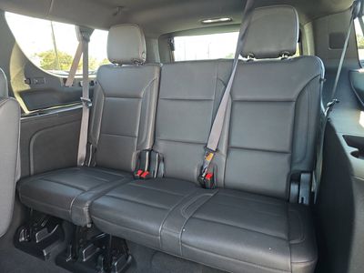 2022 Chevrolet Suburban - Photo 14