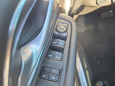 2022 Chevrolet Suburban - Photo 15