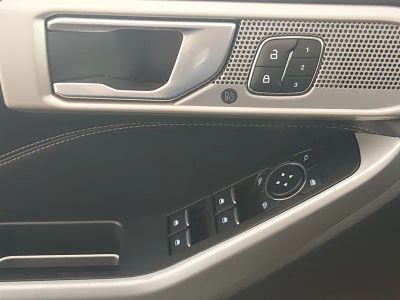 2023 Ford Explorer — photo 19 view