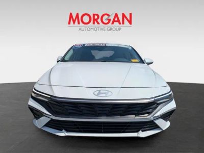 2024 Hyundai Elantra — photo 8 view