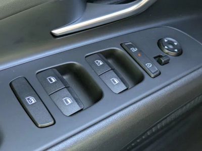 2024 Hyundai Elantra — photo 20 view