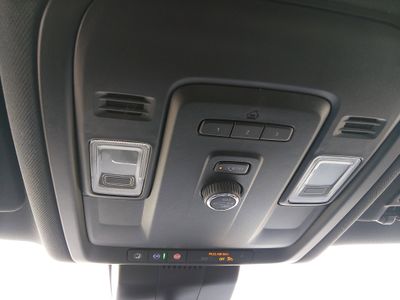 2024 Chevrolet Suburban - Photo 21